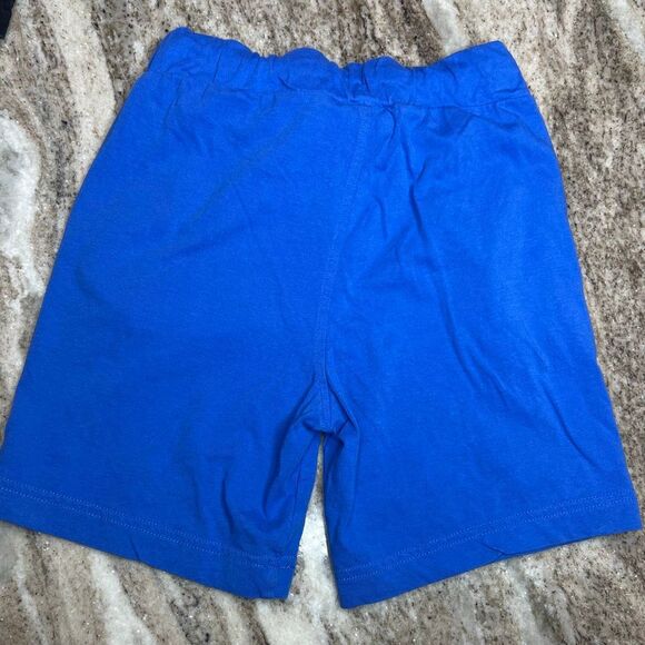 The United Colors of Benetton. Cotton Shorts, Elastic Drawstring Waist Boys 6-7 - Picture 2 of 9